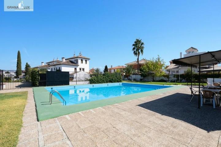 Chalet en venta en Ogíjares, Urb. San Nicolás photo 0