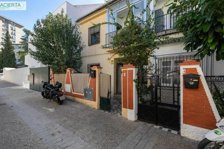 Adosada en venta en Granada, Cervantes photo 0