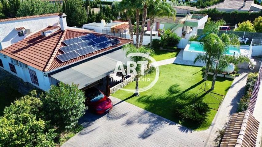 Chalet en venta en Bétera photo 0