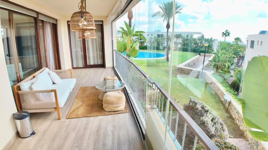 Apartamento en venta en Marbella, Alto de los Monteros photo 0