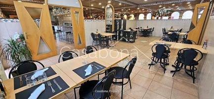 Chalet en venta en Vic photo 0