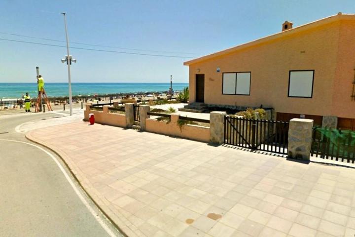 Casa en venta en Torrevieja, La Mata photo 0