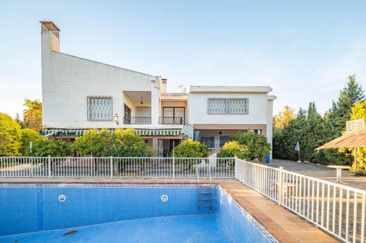 Chalet en venta en Huétor Vega, Área de Granada photo 0