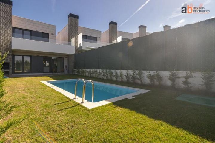 Adosada en alquiler en Olloki, Olloki photo 0