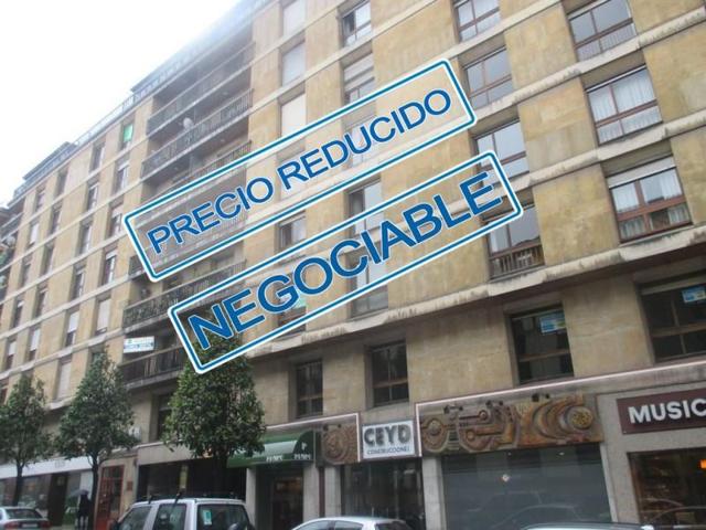 Local comercial en venta en Oviedo, Centro photo 0