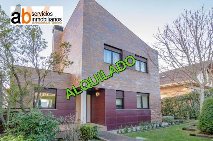 Chalet en alquiler en Egüés, Gorraiz photo 0