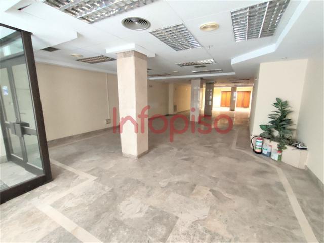 Local comercial en alquiler en Valdepeñas, Centro photo 0