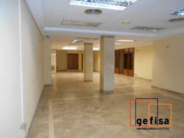 Local comercial en alquiler en Valdepeñas, Centro photo 0