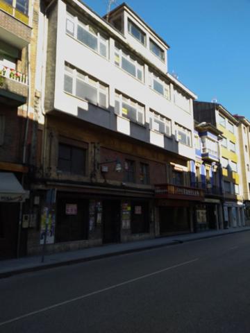 Edificio en venta en Laviana, Pola de Laviana photo 0