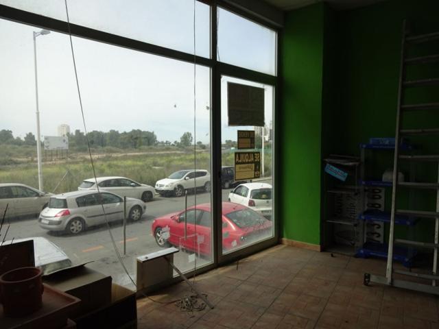 Local comercial en venta en Huelva, Centro photo 0