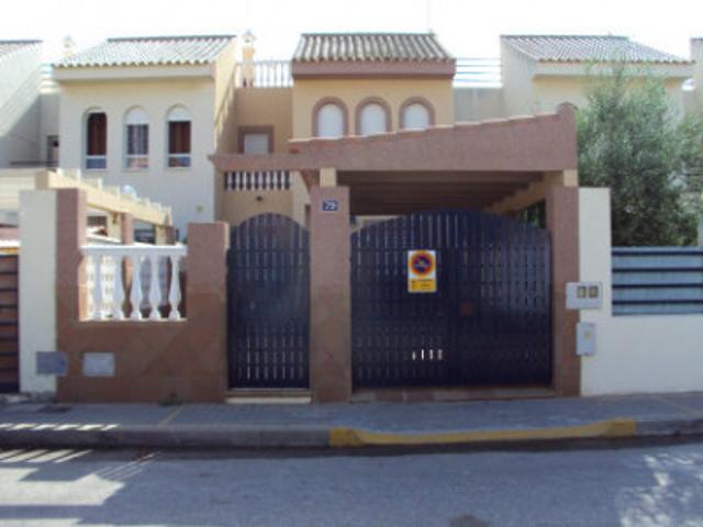 Adosada en alquiler en Chipiona, La Laguna photo 0