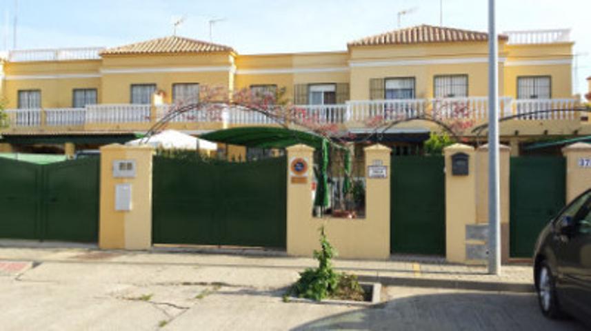 Adosada en alquiler en Chipiona, La Laguna photo 0