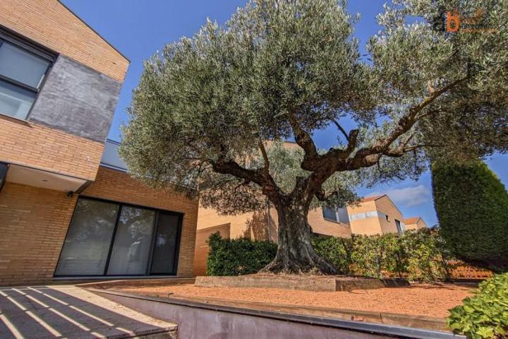 Chalet en venta en Egüés, Egues photo 0