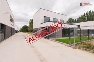 Chalet en alquiler en Sarriguren, Sarriguren photo 0