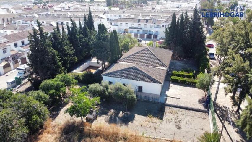 Casa en venta en Lebrija, Avda. Tomassetti photo 0