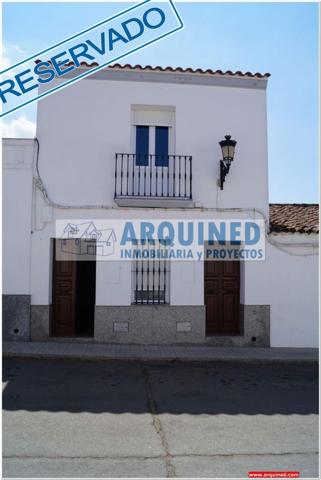 Casa en venta en Higuera la Real, Centro photo 0