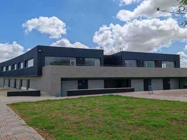 Local comercial en alquiler en Tomares, Tomares photo 0