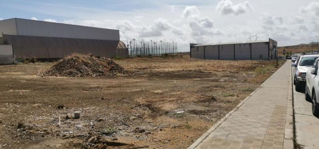 Terreno en venta en Salteras, Salteras photo 0