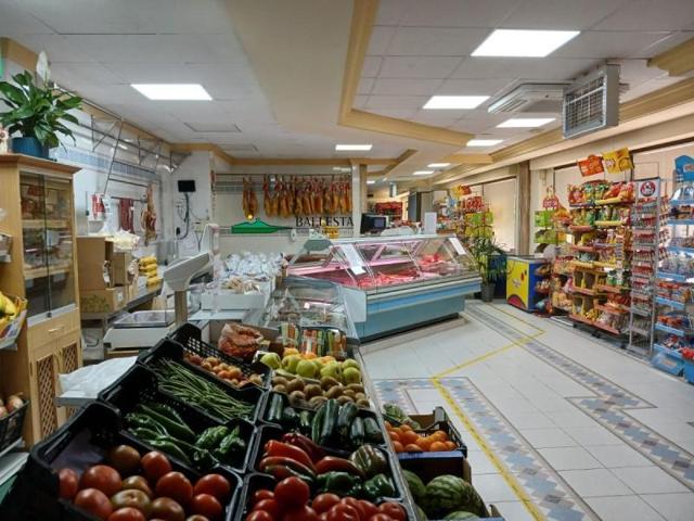 Local comercial en venta en Huércal-Overa, Huercal-Overa photo 0