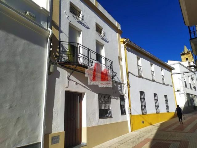 Casa en venta en Higuera la Real, Centro photo 0