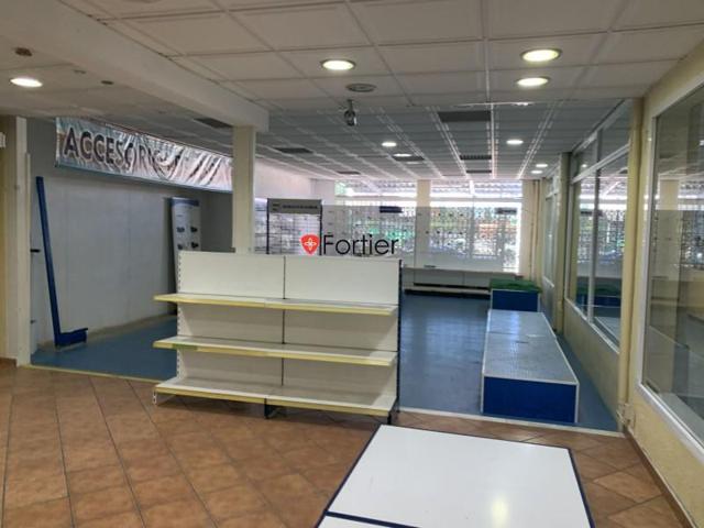 Nave industrial en venta en Martos, Martos photo 0