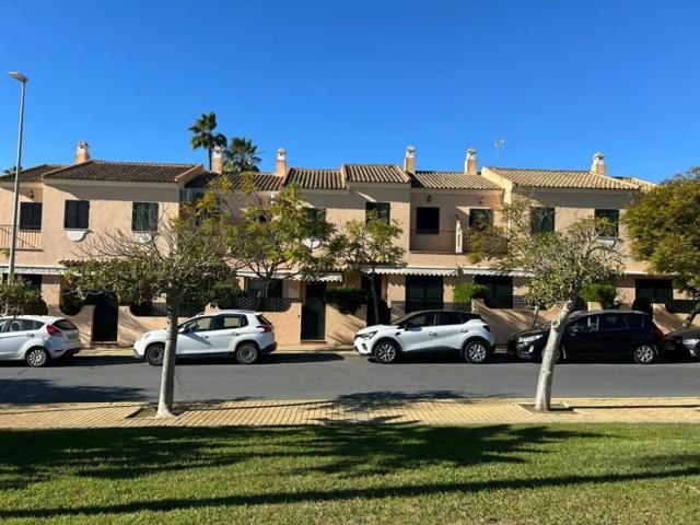 Adosada en alquiler en Lepe, Islantilla - Playa photo 0