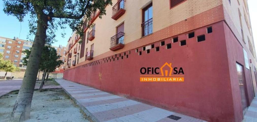 Local comercial en alquiler en Bailén, Bailen photo 0