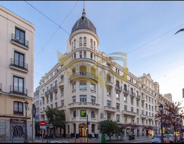 Edificio en venta en Madrid, Madrid photo 0