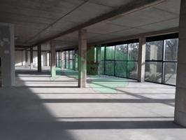 Edificio en alquiler en Sondika, Sondika photo 0