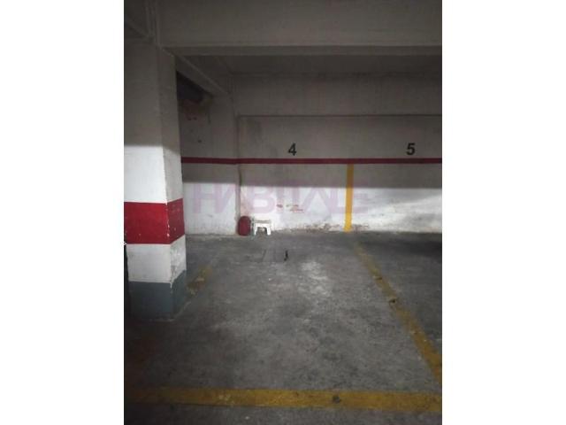 Parking en alquiler en Valencia, Patraix photo 0