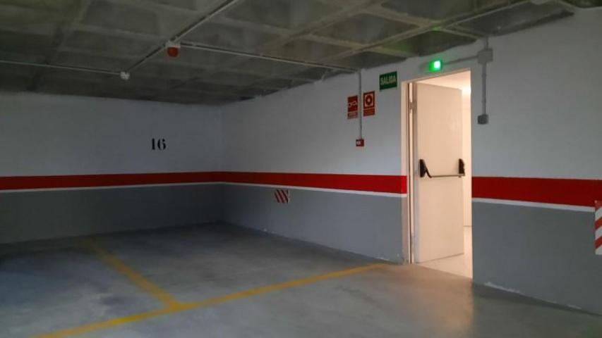 Garaje en alquiler en Segovia, Plaza de Toros photo 0