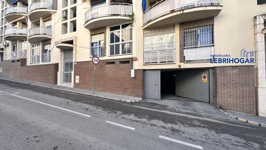 Garaje en alquiler en Lebrija, Avda. Andalucia photo 0