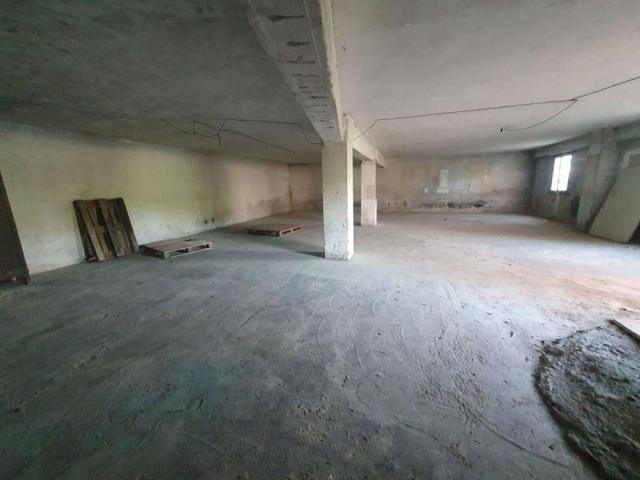 Local comercial en alquiler en Grado, Grado photo 0