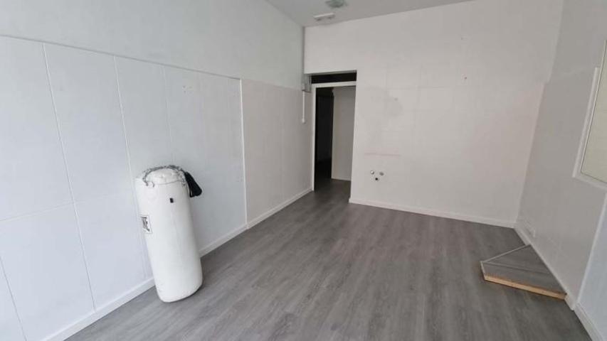 Local comercial en alquiler en San Martín del Rey Aurelio, El Entrego photo 0