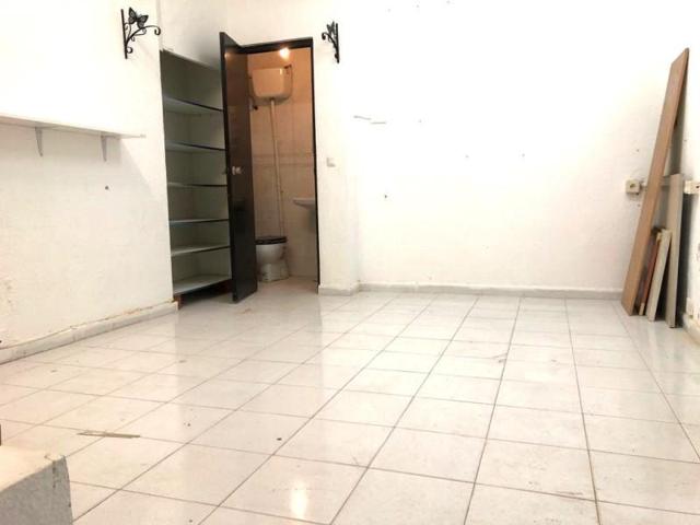 Local comercial en alquiler en Valencia, Cabanal photo 0