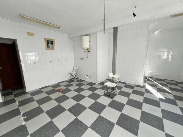 Local comercial en alquiler en Ubrique, ACAPULCO photo 0