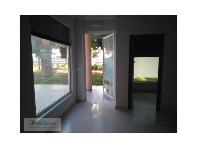 Local comercial en alquiler en Villanueva de la Serena photo 0