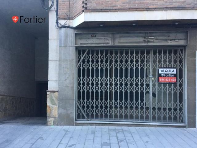 Local comercial en alquiler en Martos, Martos photo 0