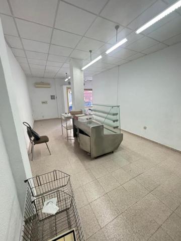 Local comercial en alquiler en Badajoz, Centro - Corte Ingles photo 0