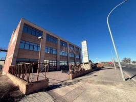 Oficina en alquiler en Manzanares, Poligono photo 0