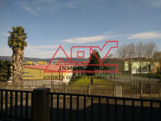 Local comercial en alquiler en Ferrol, Caranza photo 0