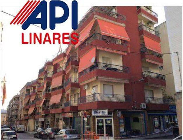 Local comercial en alquiler en Linares, Centro photo 0