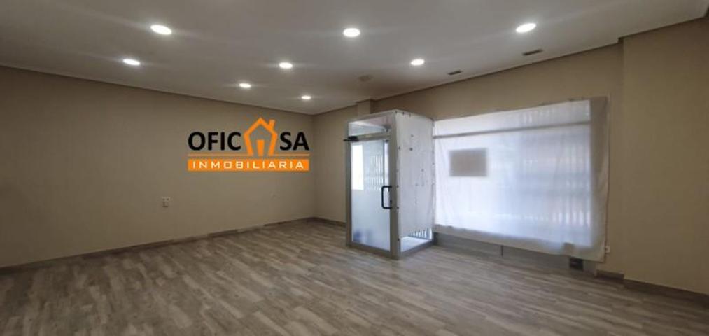 Local comercial en alquiler en Bailén, Bailen photo 0