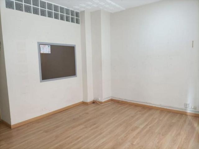 Local comercial en alquiler en Algeciras, San Isidro photo 0