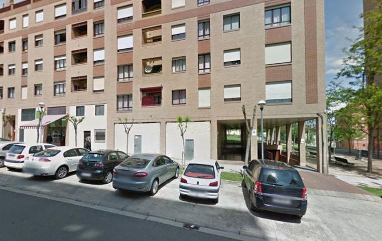 Local comercial en alquiler en Logroño, Portillejo photo 0