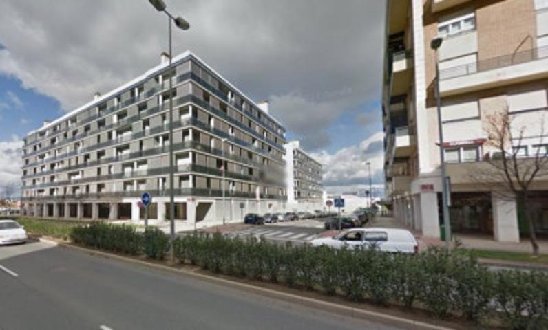 Local comercial en alquiler en Logroño, Los Lirios photo 0