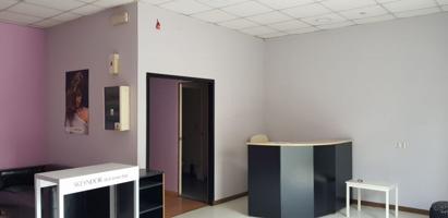 Local comercial en alquiler en Oviedo, Colloto photo 0