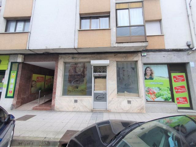 Local comercial en alquiler en Grado, Grado photo 0