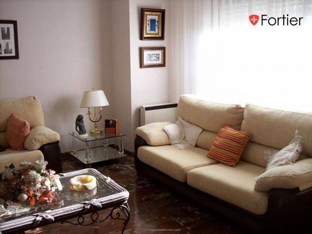 Piso en alquiler en Martos, Parque photo 0