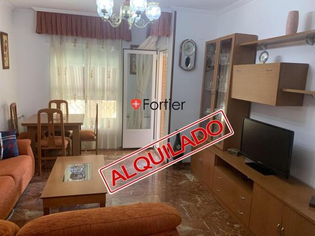 Apartamento en alquiler en Martos, Parque photo 0